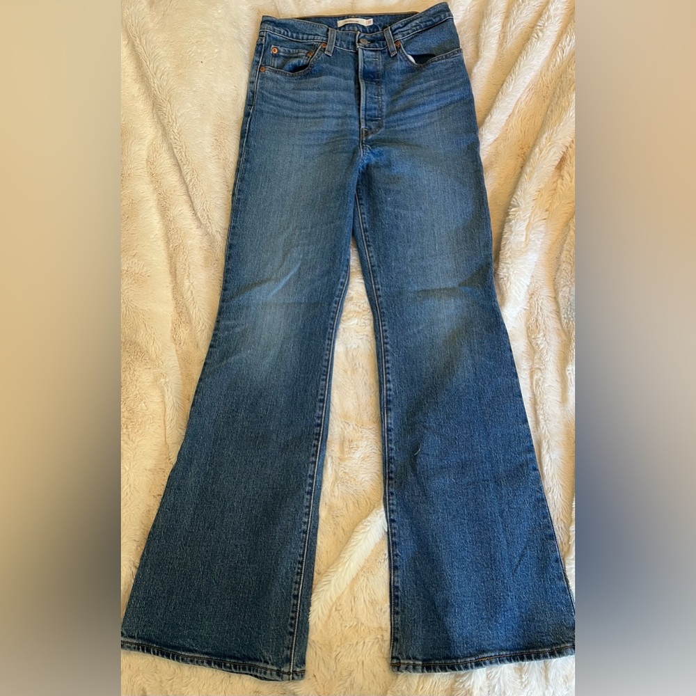 Levi’s Ribcage Flare 27 x 32
